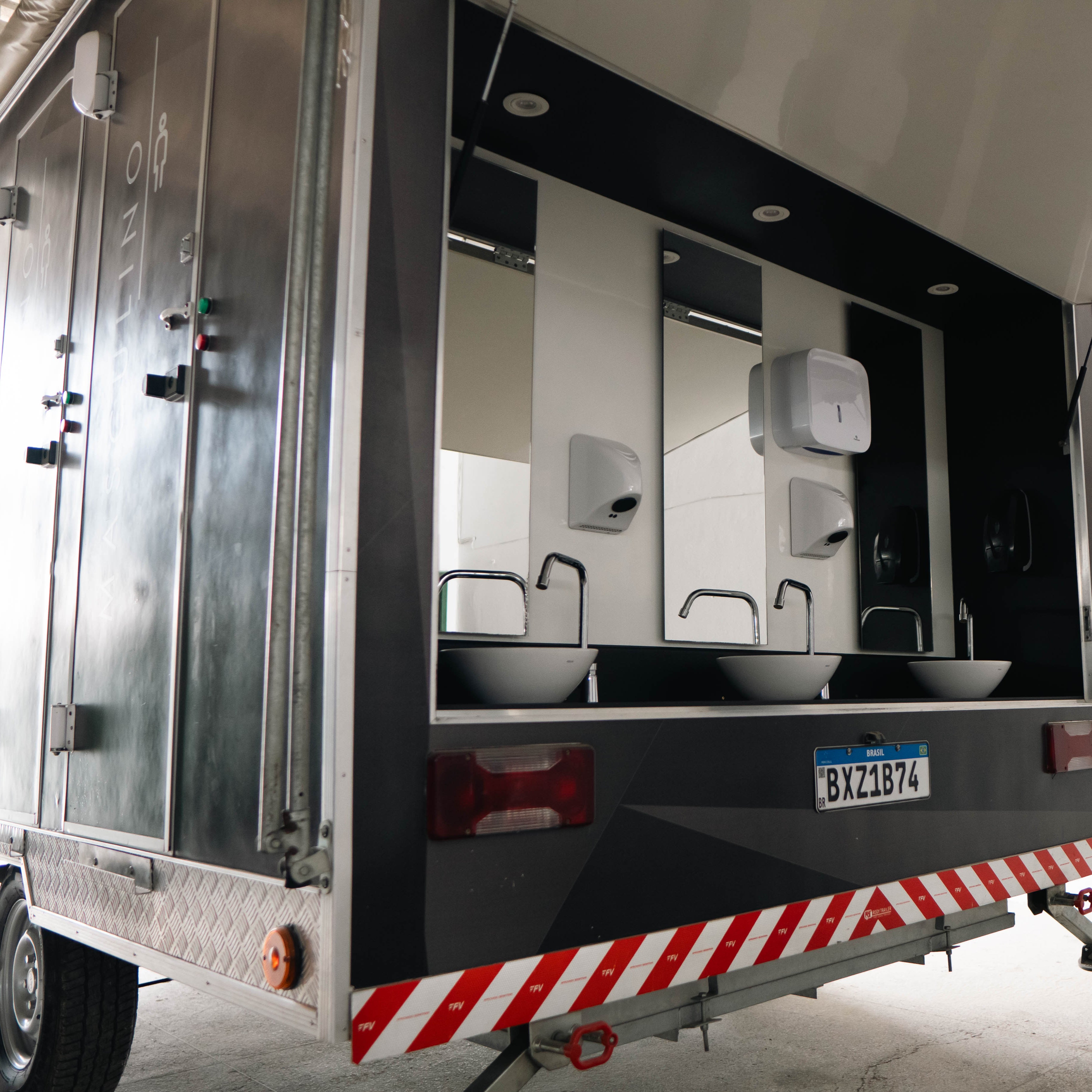 Trailer Sanitário RT07 (Aluguel)